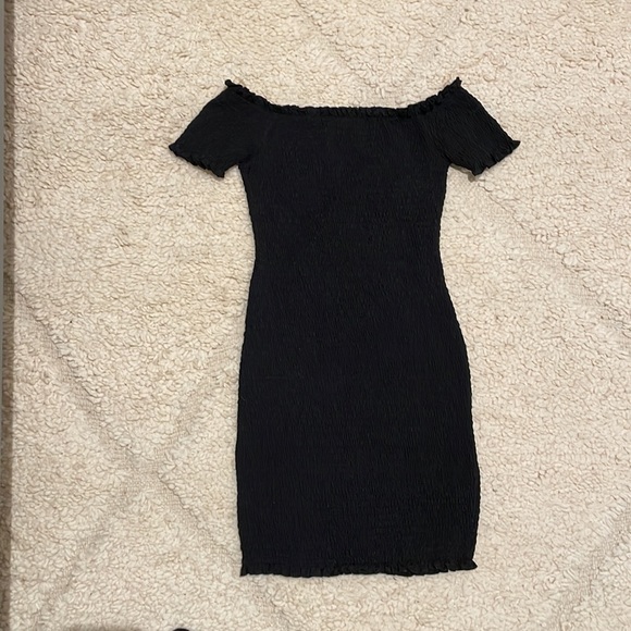 Coco & Ives Off the Shoulder Mini Black Dress / LBD - Picture 2 of 6